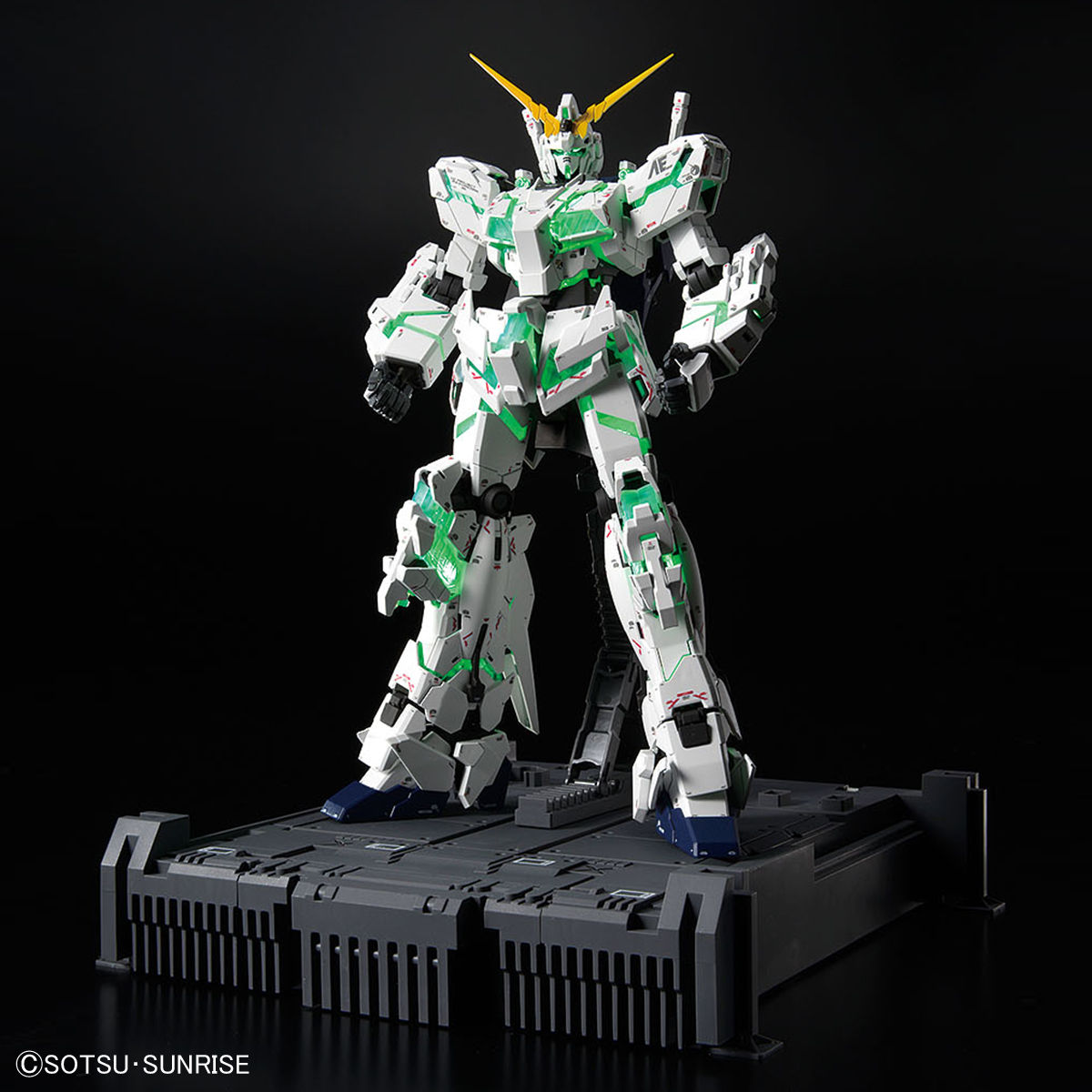 BANDAI MGEX 1/100 Unicorn Gundam (Ver.TWC) [Gundam Base Limited]