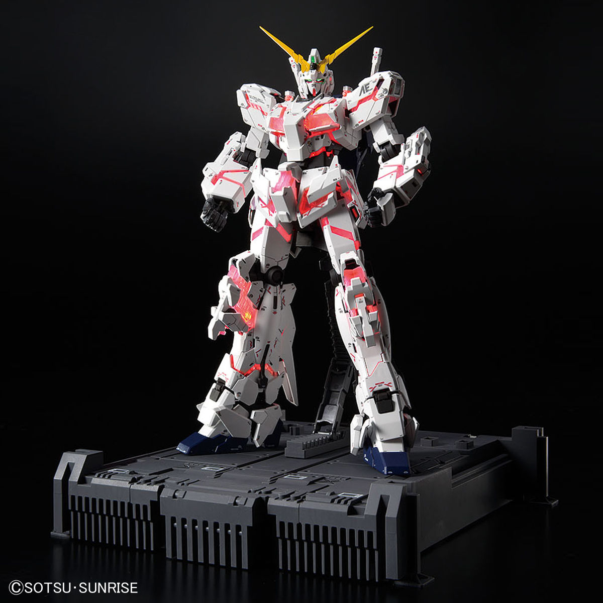 BANDAI MGEX 1/100 Unicorn Gundam (Ver.TWC) [Gundam Base Limited]